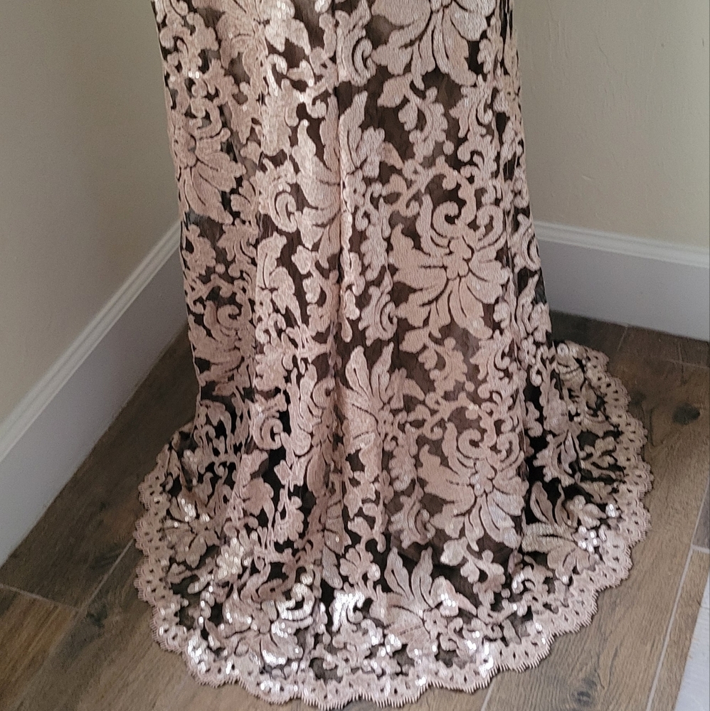 NWT Tadashi Shoji Metallic Lace Off-Shoulder Dress SZ 8 - Picture 7 of 9